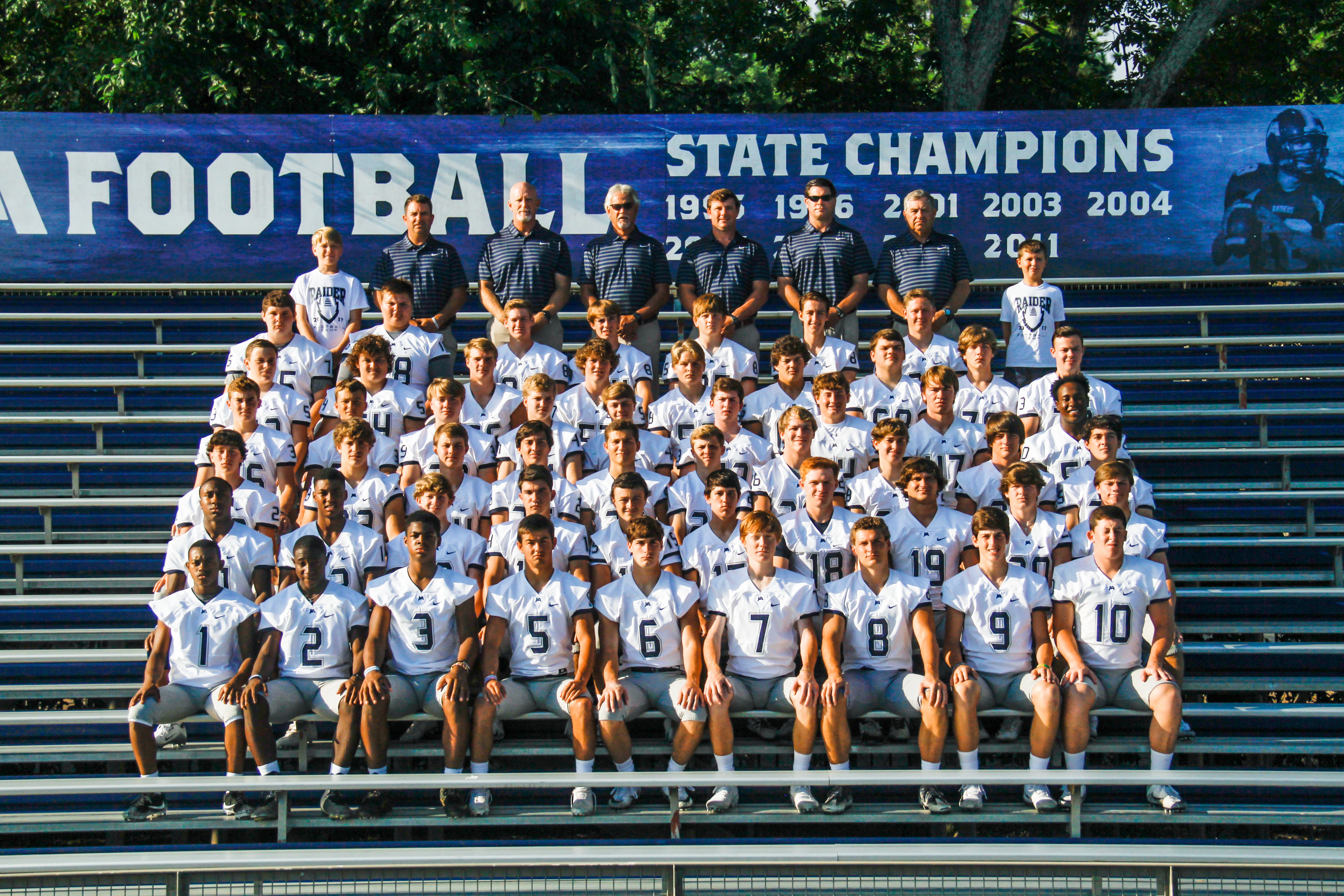 varsity-football-team-2017